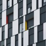 Cum influențează tâmplăria estetica unei fațade moderne
